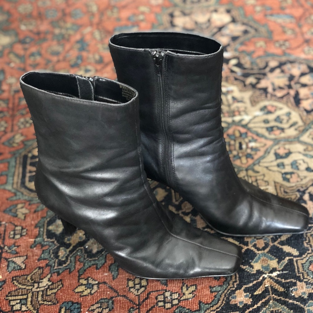 Square toe Nine West Black Leather Boots